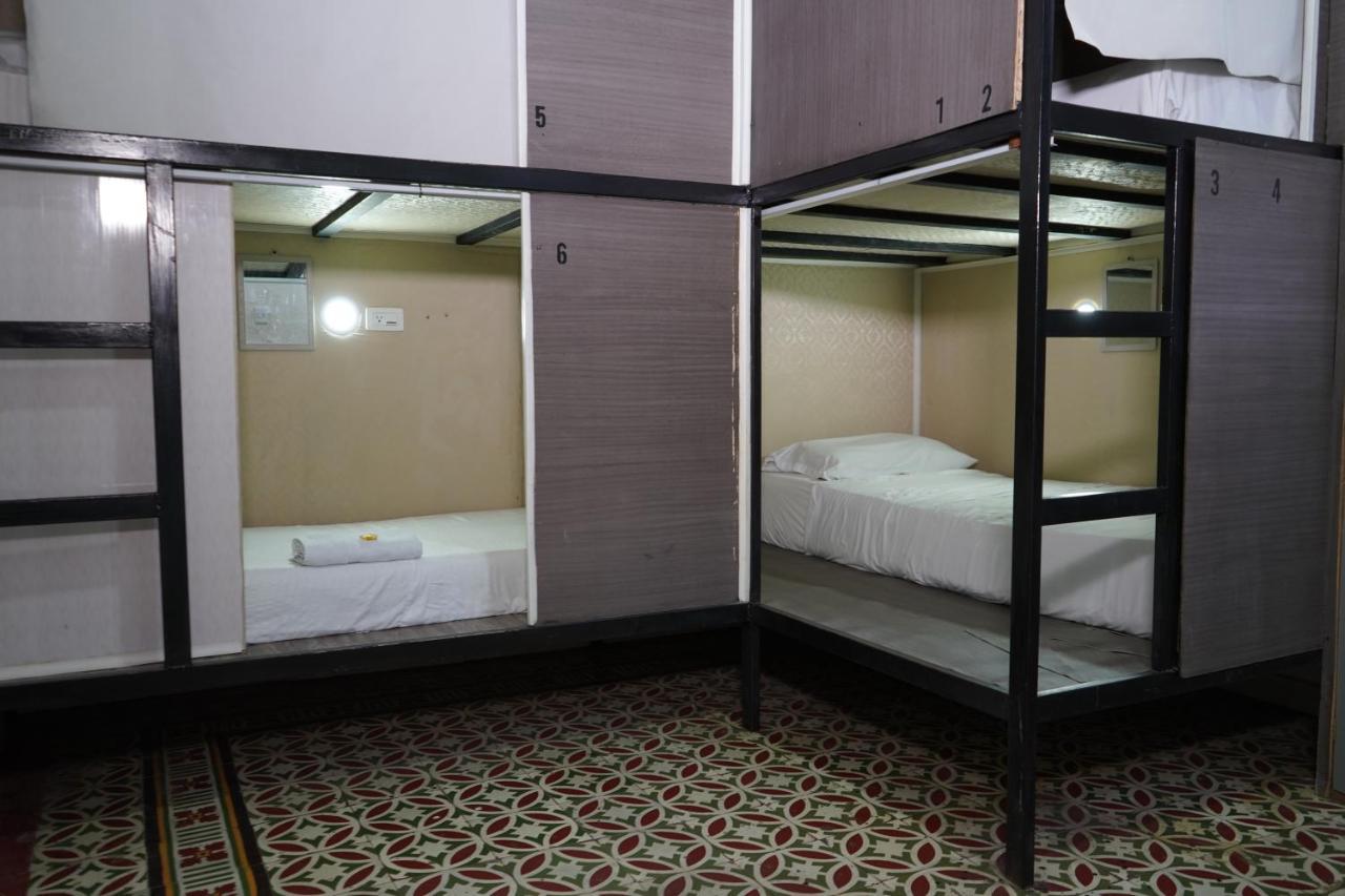 Petronio'S Hostel カリ エクステリア 写真