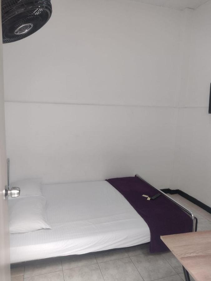 Petronio'S Hostel カリ エクステリア 写真
